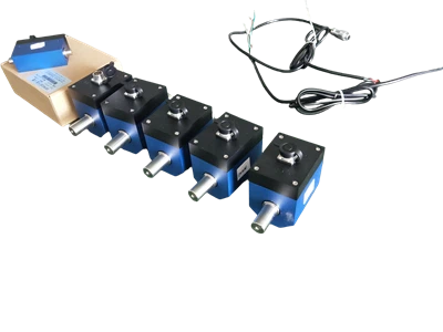 Динамичен преобразувател на въртящия момент с съединители за калибриране на гаечния ключ